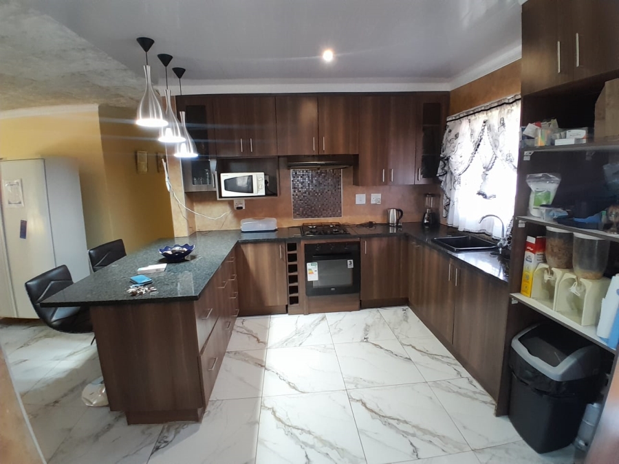 4 Bedroom Property for Sale in Kathu Northern Cape